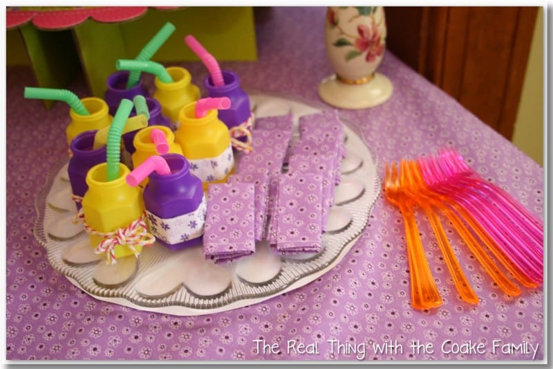 American Girl Party Doll Accessories - Tutorial on how to make doll sized napkins as well as other ideas for doll accessories. #AGDoll #Birthday #Party #AmericanGirlDoll