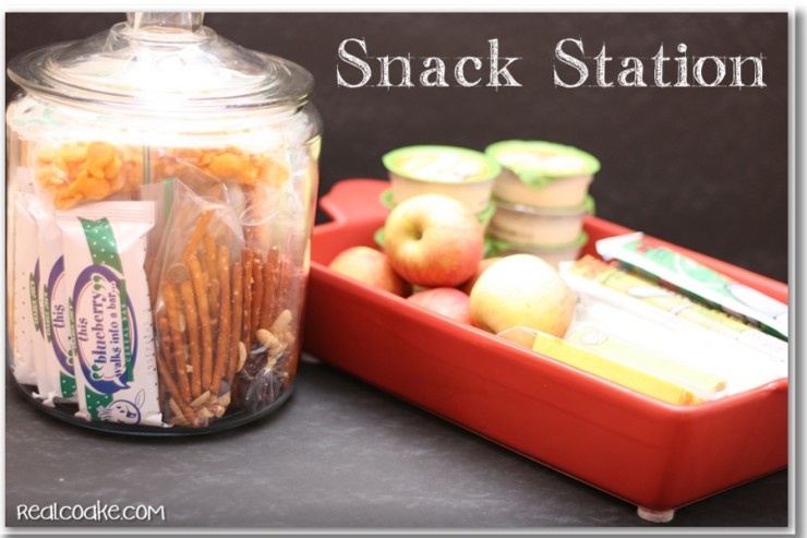 Ideas for healthy snacks for kids as well as storage solutions and organization ideas. #RealCoake #Organizing #Snacks #Healthy #Kids