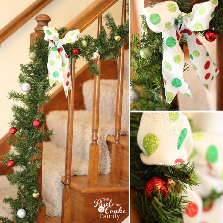 Christmas Decorating ideas to make a simple and inexpensive Christmas garland from #RealCoake #Garland #Christmas #Decorating