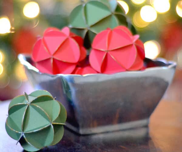 Christmas Crafts ~ Beautiful Decorative Gilded Paper Balls