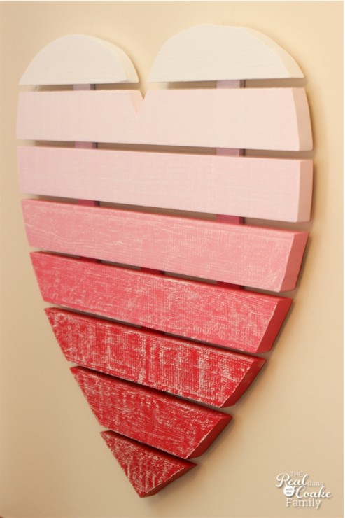 DIY Valentine craft to make a heart shaped chalkboard using chalkboard paint. #ChalkboardPaint #ValentinesDay