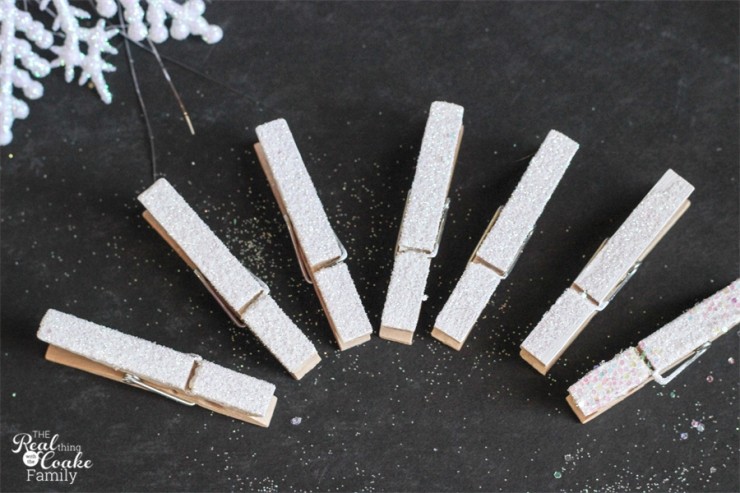 10 minute craft ideas to make cute glitter clothespins. #Crafts #Glitter #Clothespins