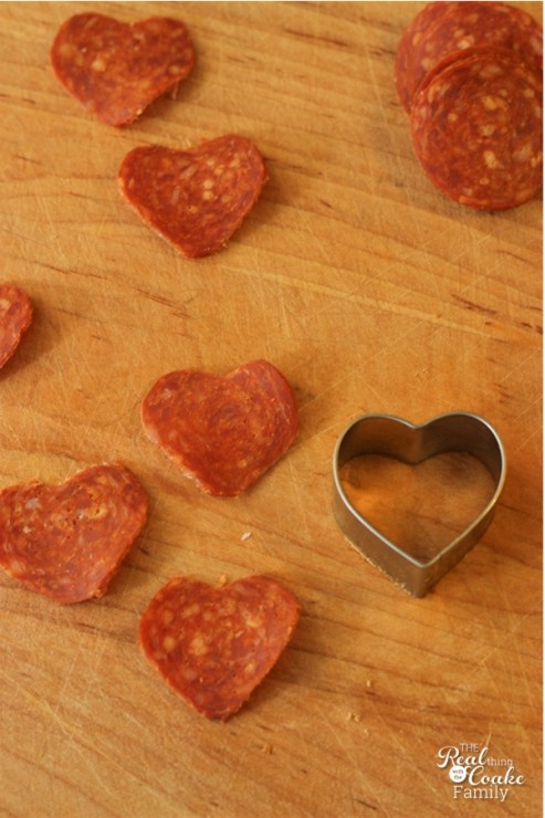 Great Family dinner ideas! Make Valentine's Day heart shaped pizza. #Valentines #FamilyDinner 