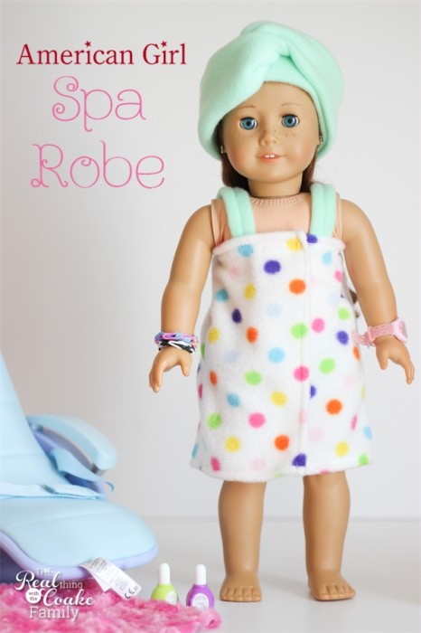 Adorable and easy American Girl Doll Patterns to make a spa robe and head wrap. #AmericanGirlDoll #AGDoll #Sewing #Pattern #RealCoake