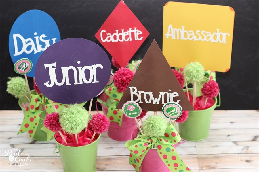 Cute ideas to make a Girl Scouts bronze award or bridging ceremony extra special and extra adorable. #GirlScouts #AwardCeremony #Crafts #RealCoake