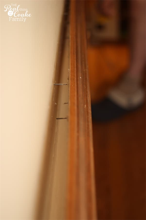 How to remove chair rail. Picture tutorial. #ChairRail #HomeImprovment #DIY #RealCoake