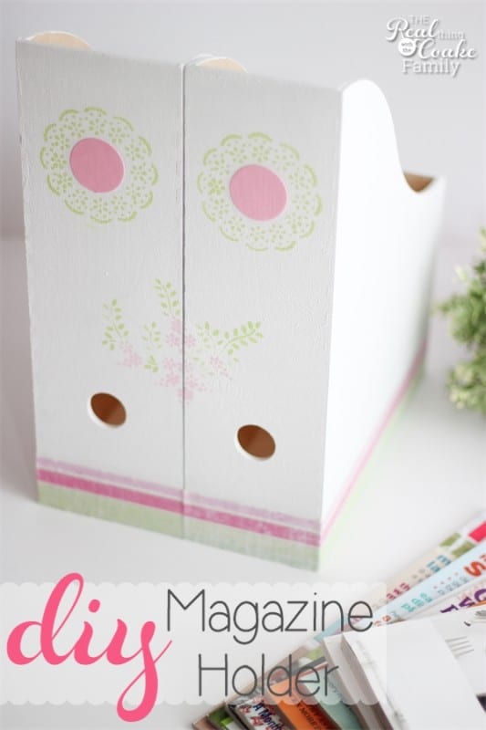 Make this adorable DIY magazine holder to help organize your magazines or catalogs in a cute way! #DIY #Crafts #ModPodge #Organize #RealCoake