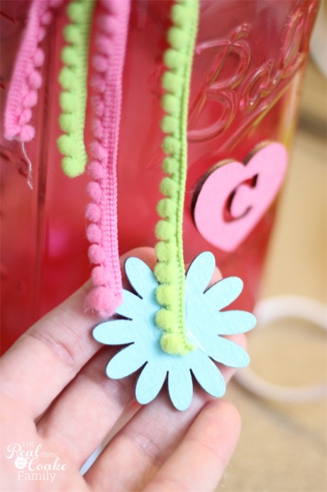 Cute craft and great idea for activities for kids and parents to do together. Perfect for summer(or anytime) parent and child fun! #Activities #Kids #Family #RealCoake #Crafts