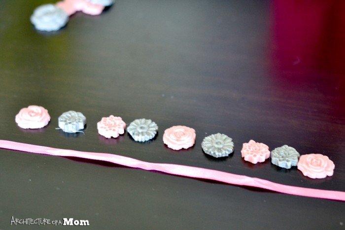 Cute idea and simple to make! American Girl Crafts to make an embellished headband. #AmericanGirl #Crafts #Headband #ModMelts #RealCoake