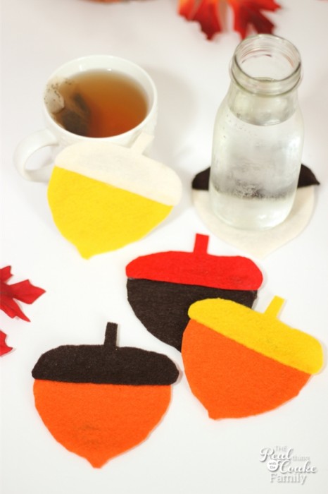 Cute craft to make fall felt coasters in the shape of acorns. Great way to add some fall decor to the house and it looks easy too!
