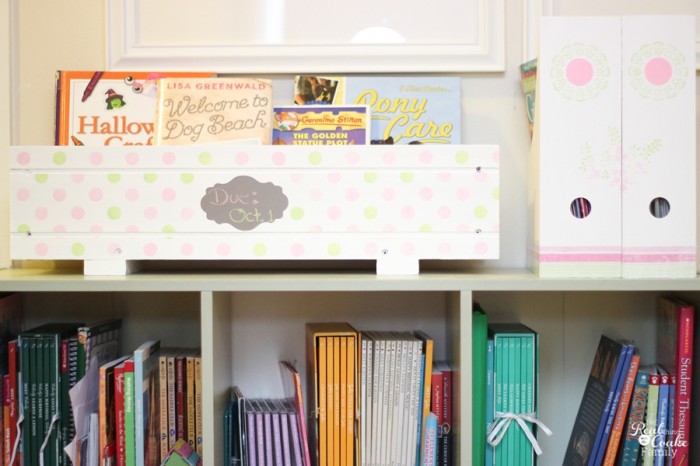 Cute DIY craft to help organize all those library books and keep track of when they are due as well. Genius! Maybe now I can stop paying fines!