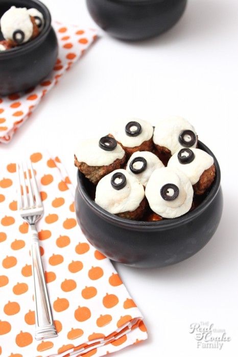 We have so much fun with Halloween food! This is an easy Halloween dinner idea that the whole family eats and loves!