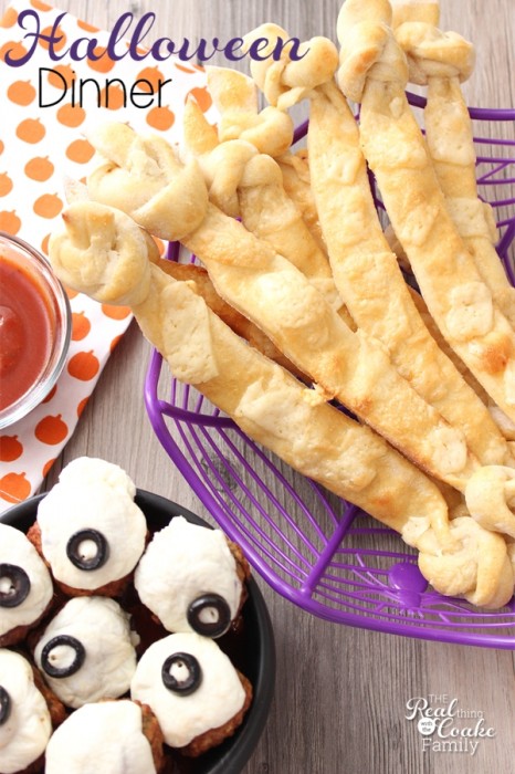 We love Halloween Recipes! Halloween food is so much fun. This is a crazy easy recipe to make bones to go with your Halloween dinner. 