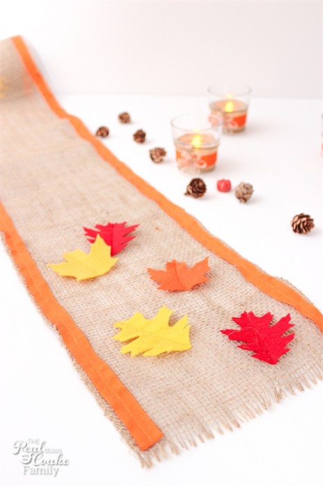 Thanksgiving seems to get so forgotten. I still love making Thanksgiving crafts and this diy burlap table runner will be fantastic on my Thanksgiving table. 