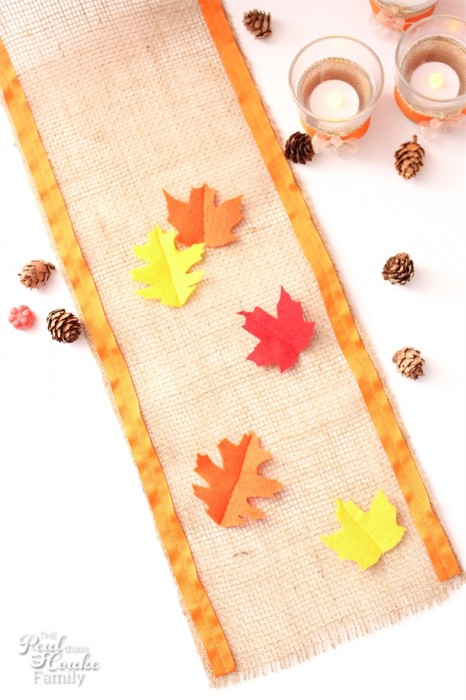 Thanksgiving seems to get so forgotten. I still love making Thanksgiving crafts and this diy burlap table runner will be fantastic on my Thanksgiving table. 