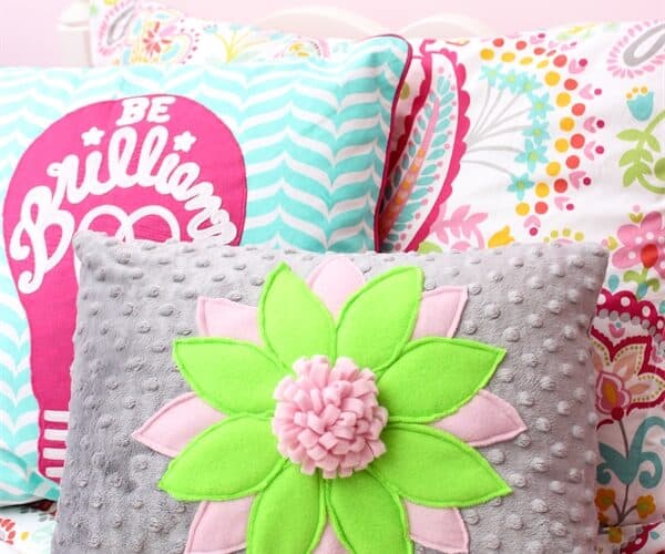 Decorative Pillows for a Teen’s Room