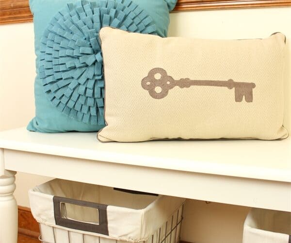 Home Decorating Ideas ~ Giving the Hallway a Little Makeover