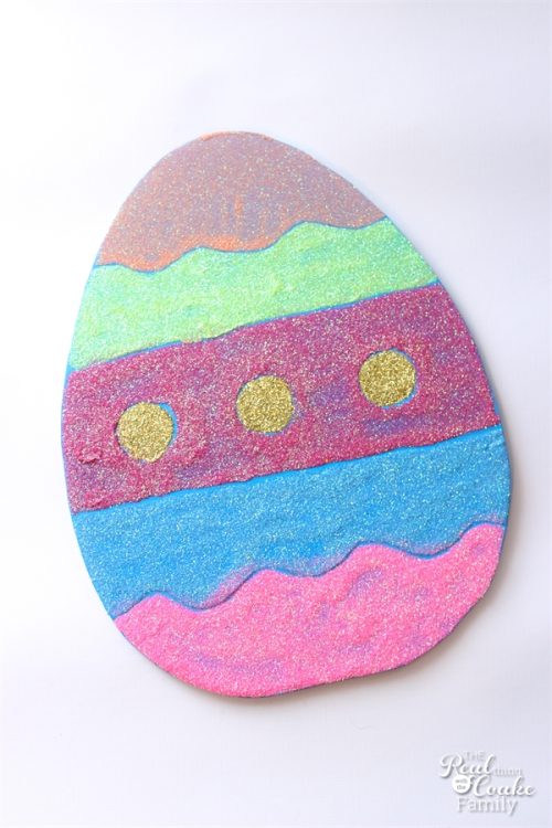 This is such a cute idea for Easter Wall Art. It would look cute on mantel or as great Easter crafts for the kids. Fun! Sponsored
