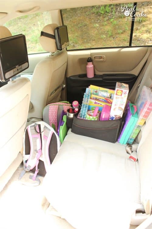 These are some amazing Road Trip ideas for kids! Great ways to keep them entertained and most of them are not electronics but crafts and fun creative ideas. 