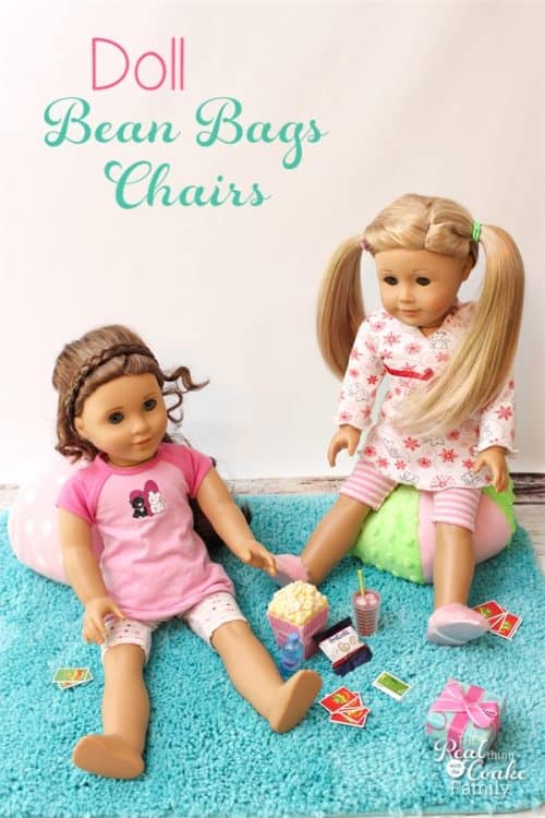 Easy free Sewing pattern to make a small bean bag chair. Perfect for our American Girl Dolls or our Beanie Boos. Great Summer craft or gift ideas!