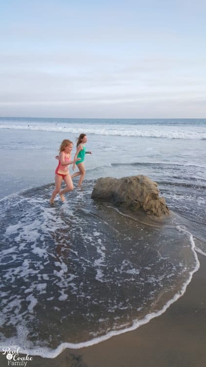 This Family Road Trip is amazing! It has great things to do with the kids and the whole family in Southern California (with lots of Disney info.) Perfect for our next trip.