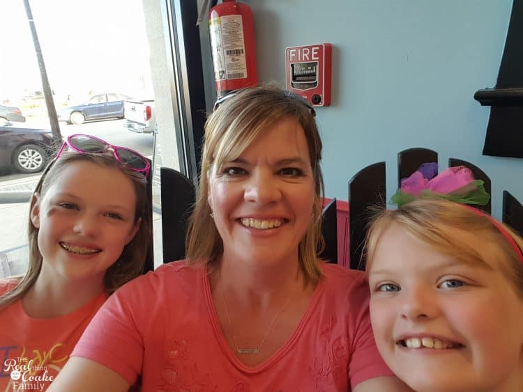 This mom and her two kids went on a 7,000+ mile Family Road Trip. You can not believe all the fun they find and things they do. Amazing! Need to plan some travel like this for next summer.