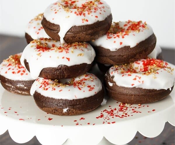 Peppermint Chocolate Baked Donuts
