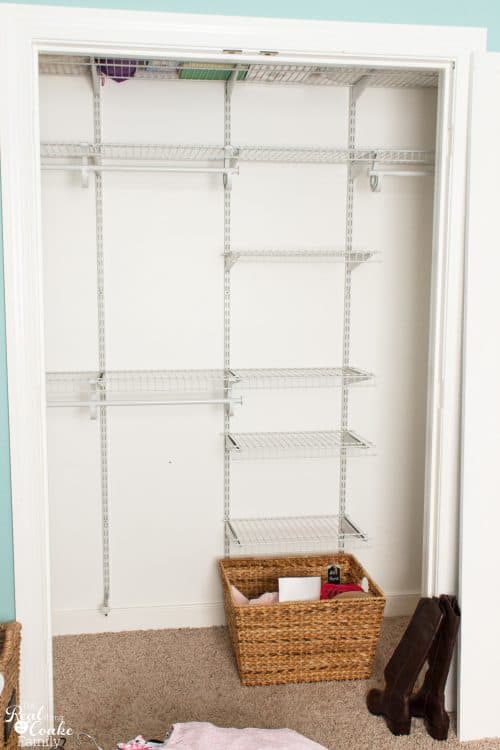 Love all these great tips to organize a Kids Closet. Also a DIY on how to hang doors. Need to use both of these in our Kids Room