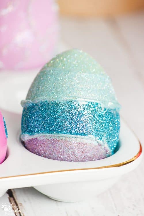 OMG these are the cutest Crafts for Kids and the whole family! Make these adorable, fun and glittery eggs that can then be used in my Easter home decor. Fun!