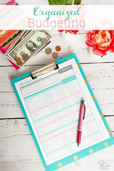 Great tips on Budgeting. Covers how to set up a budget for beginners and has free printables, a worksheet and an app to help stay organized financially.