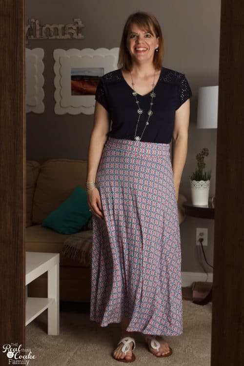 I love this Stitch Fix Review! She keeps it real and has great summer outfits. Cute style and summer fashion. 