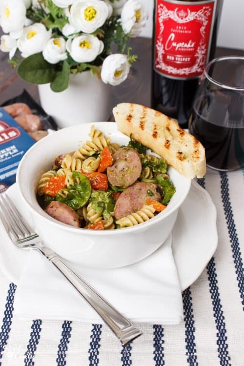 Oh yum! Love quick and easy cold Pasta salad recipes. They are perfect for a healthy summer dinner. Grilling the components of this one will keep my kitchen cool. 