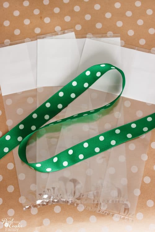 What a cute and simple gift. I love homemade gift ideas. Perfect for our Girl Scouts and Leaders or for teachers!