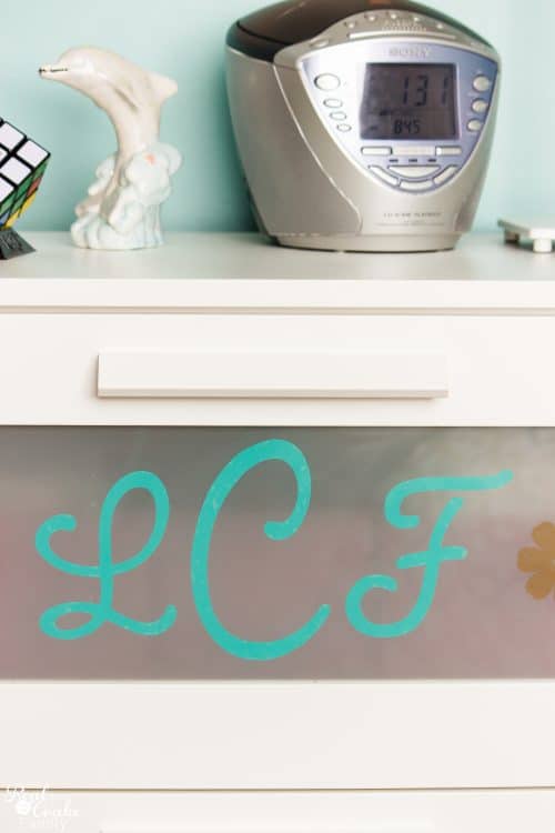 Love this DIY Dresser personalization. Super simple and easy IKEA dresser hack. Great way to add some fun to the kids bedrooms.