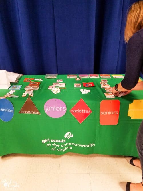 Great ideas for Girl Scout leaders for bridging ceremony and award ceremony decorations. Has ideas for all levels of Girl Scouts including Daisy, Brownies, Juniors, Cadette, Seniors and Ambassadors. 