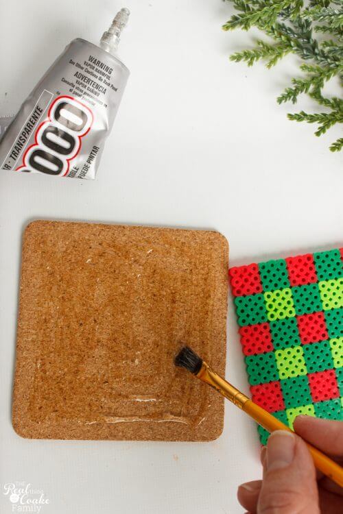 Great homemade gift ideas for Christmas! I can make these DIY Coasters as a fun hostess gift or we could even use them as fun crafts for the kids to make and then use them in our holiday decorations. 
