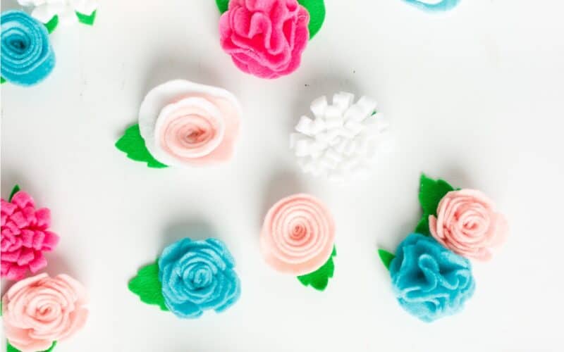How to Make Pretty Felt Flowers Using a Cricut