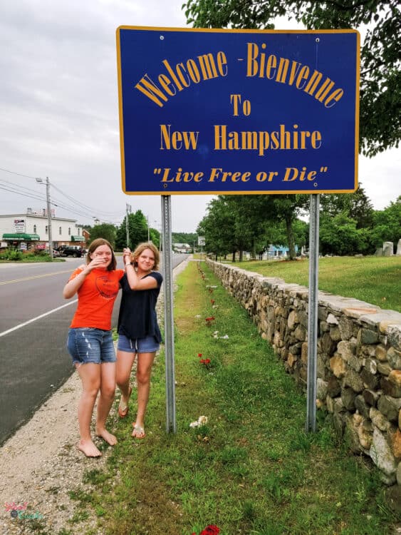 state line picture at New Hampshire