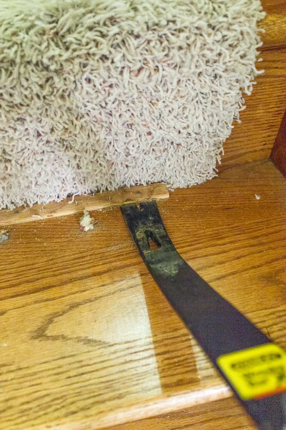 This is how to remove carpet from stairs - Real Creative Real Organized