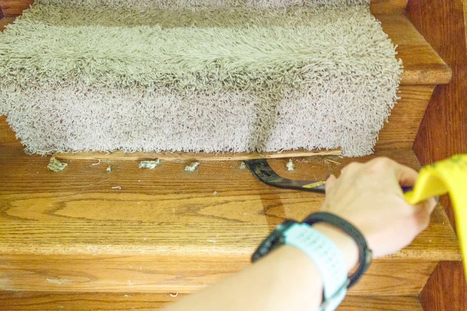 This is how to remove carpet from stairs - Real Creative Real Organized