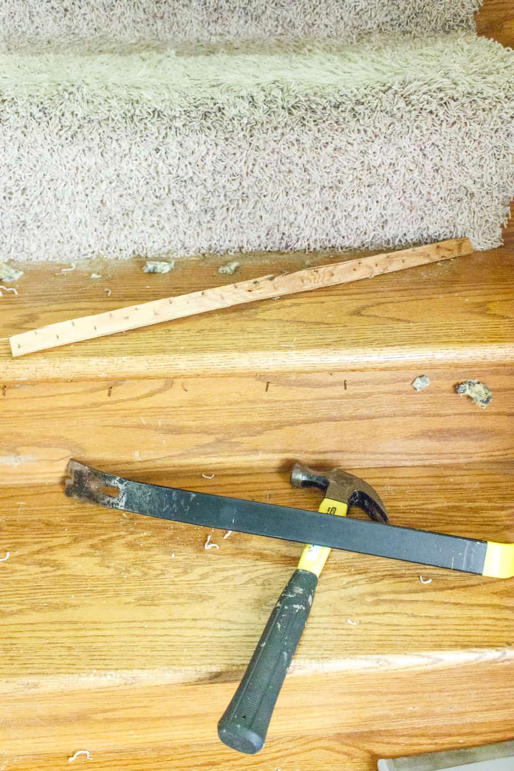 This is how to remove carpet from stairs - Real Creative Real Organized