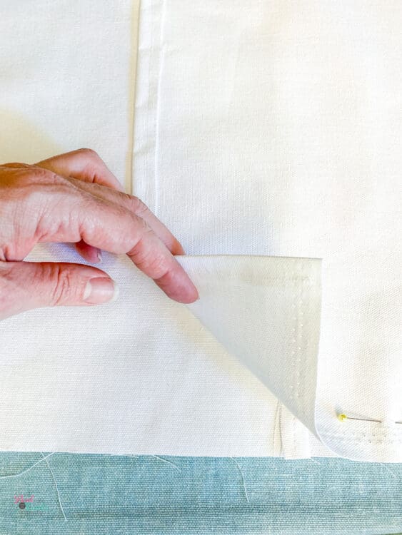 how to overlap back panels of envelope pillow for sewing